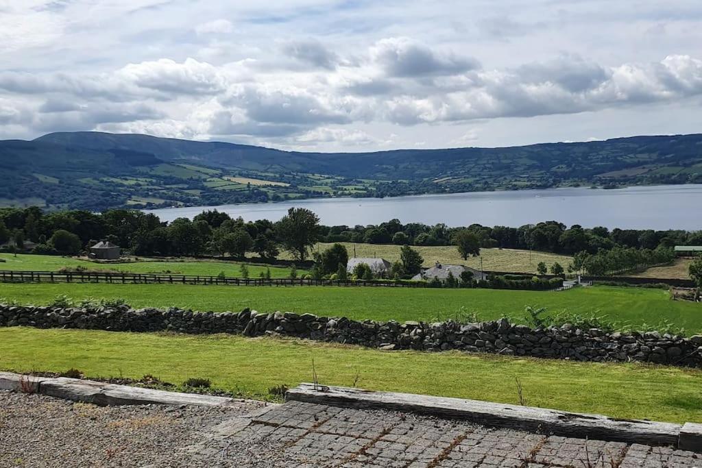 Cosy Self Contained Cottage With Stunning Views Killaloe Exterior photo