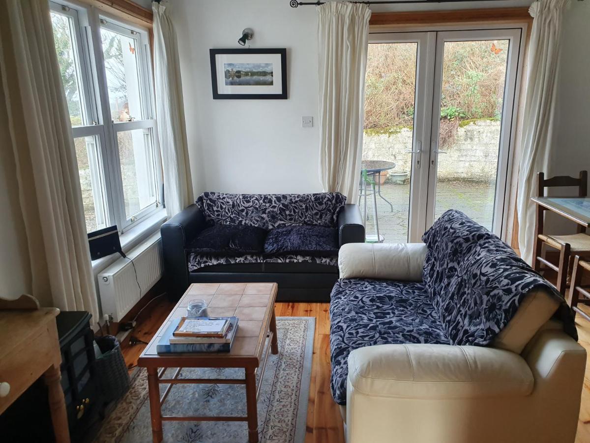 Cosy Self Contained Cottage With Stunning Views Killaloe Exterior photo